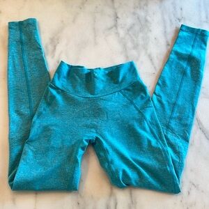 Bombshell sportswear contour leggings.